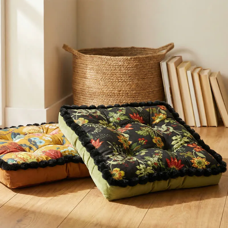 Vintage-Sitzkissen mit Blumenmuster und Pomponborte
