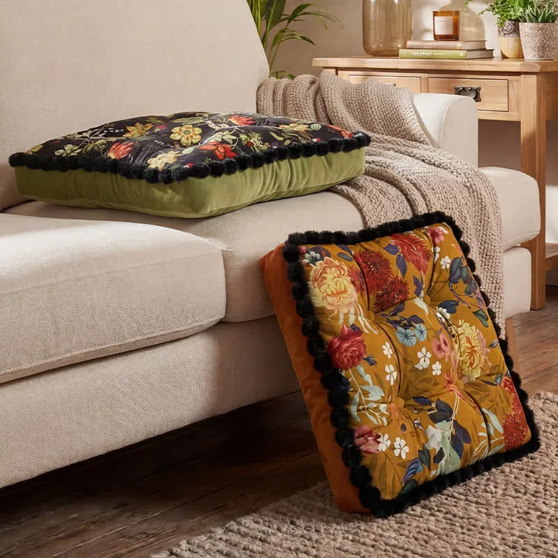 Vintage-Sitzkissen mit Blumenmuster und Pomponborte