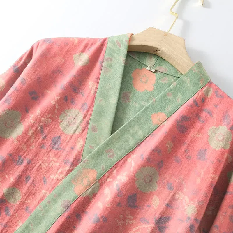 Kimono-Bademantel aus doppellagigem Baumwollgewebe mit Blumenmuster