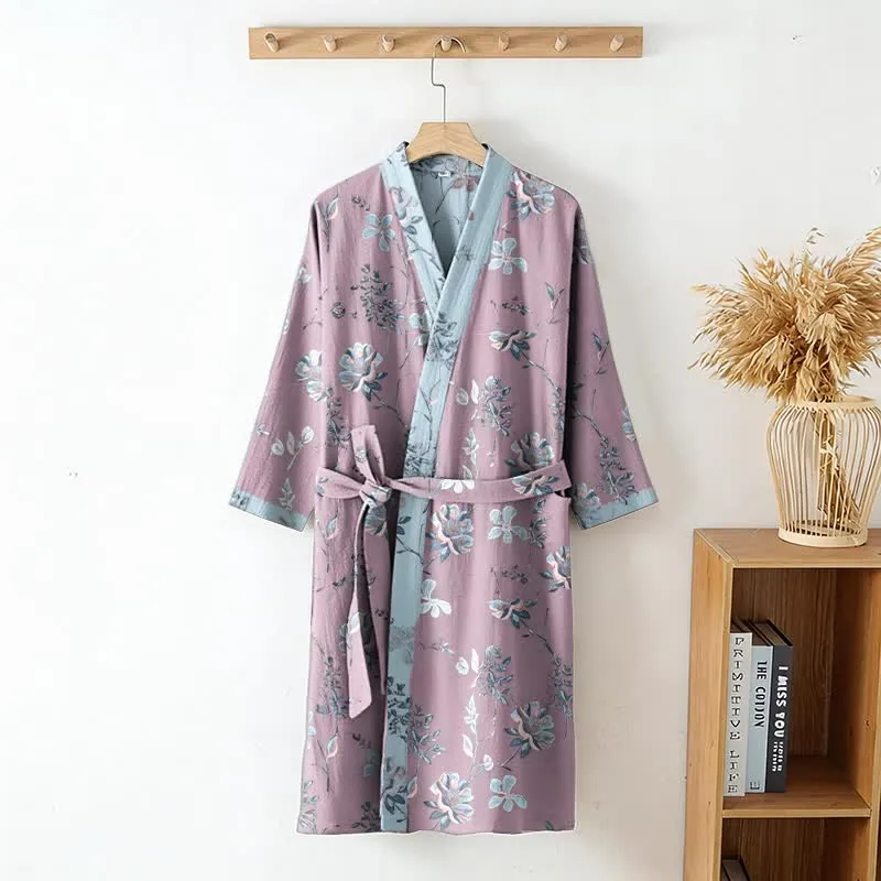 Kimono-Bademantel aus doppellagigem Baumwollgewebe mit blühendem Blumenmuster