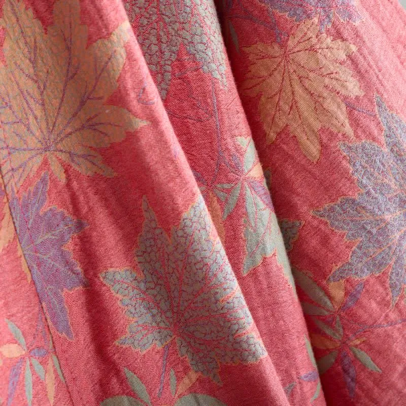 Kimono-Bademantel aus doppellagigem Baumwollgewebe mit Ahornblattmuster