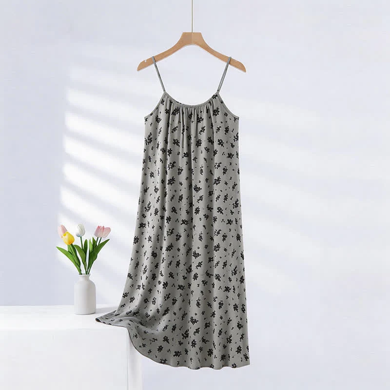 Vintage-Nachthemd mit Blumenmuster und Blättern