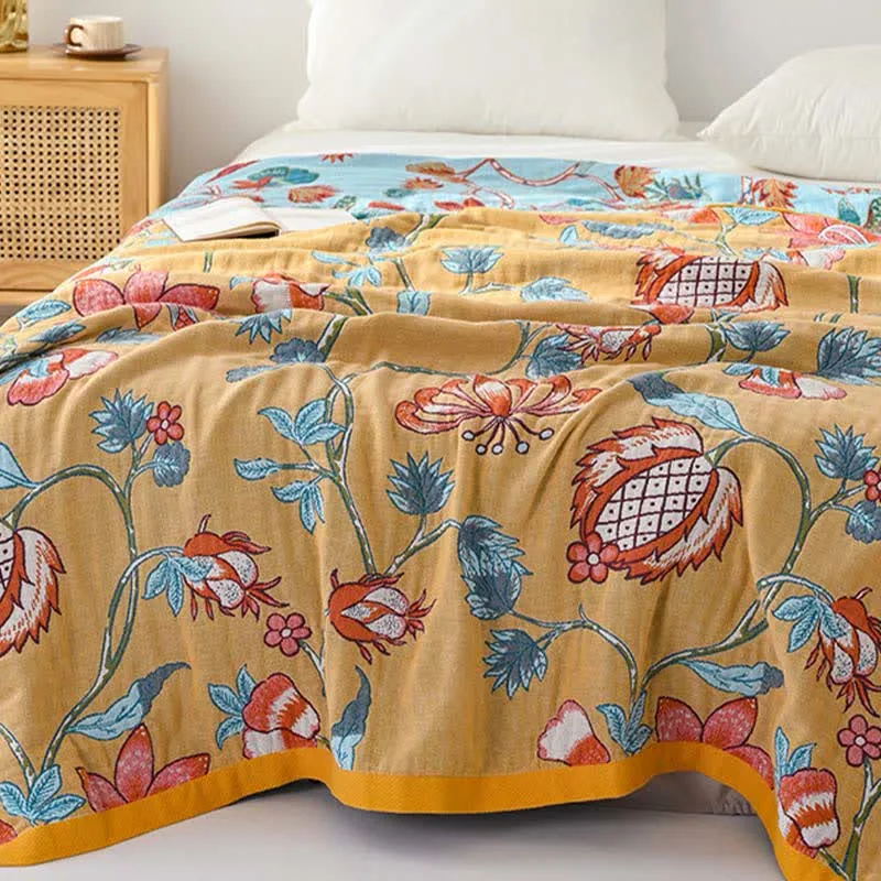 Künstlerisch gemusterte Steppdecke aus reiner Baumwolle mit Blumenmuster
