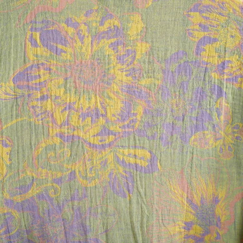 Künstlerisch gemusterter, kurzärmeliger Baumwollbademantel mit Blumenmuster
