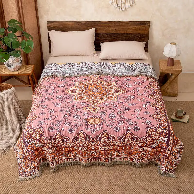 Vintage-Steppdecke aus Baumwolle mit Blumenmuster und Quasten