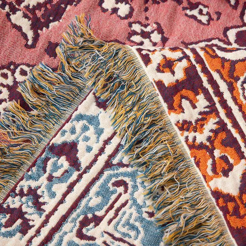 Vintage-Steppdecke aus Baumwolle mit Blumenmuster und Quasten