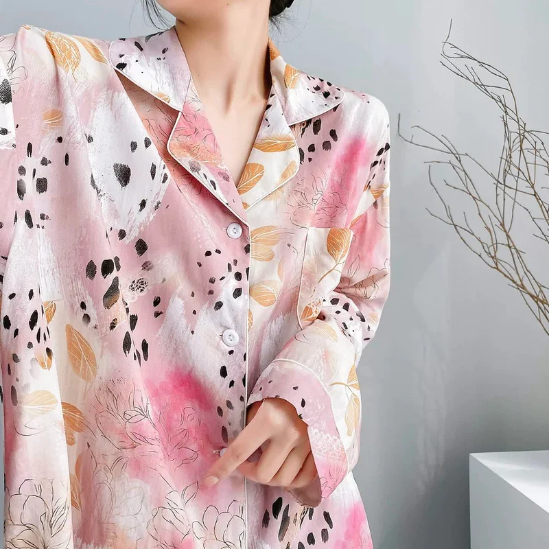 Pyjama-Set mit Blumen- und Leopardenmuster