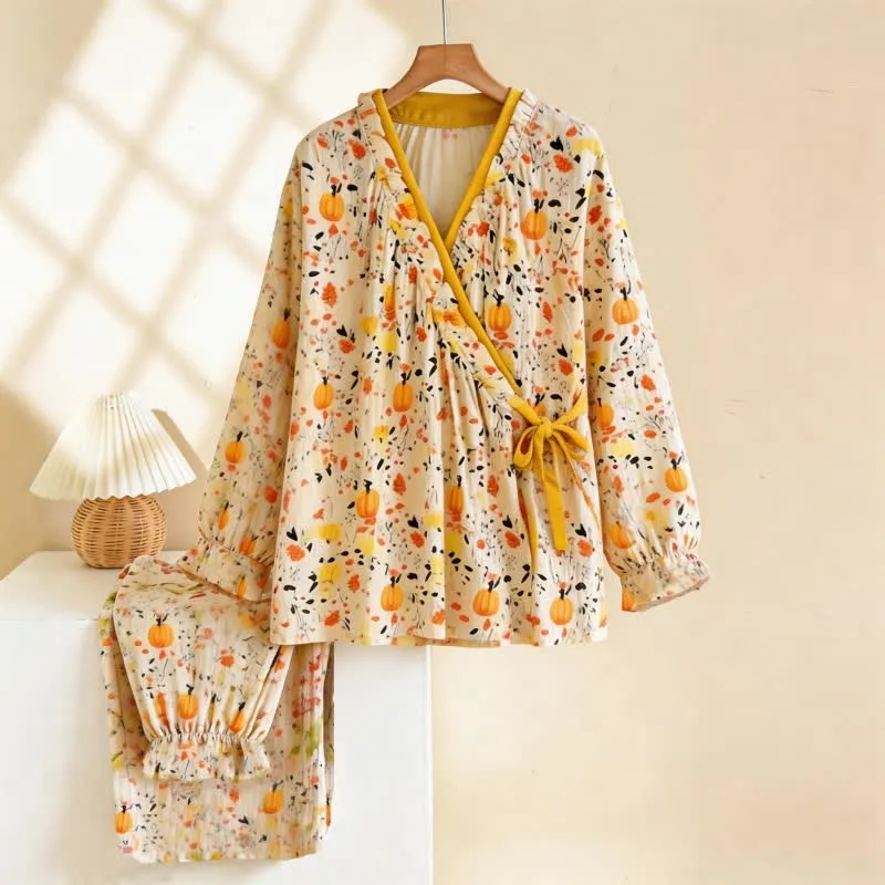 Gelber Pyjama-Set mit Rüschenkragen und Blumenmuster