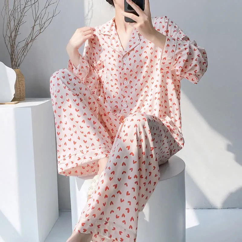 Pyjama-Set mit rotem Herzmuster