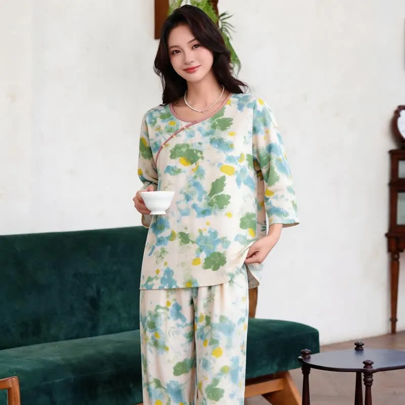 Orientalisches Pyjama-Set mit künstlerischem Aquarell-Design