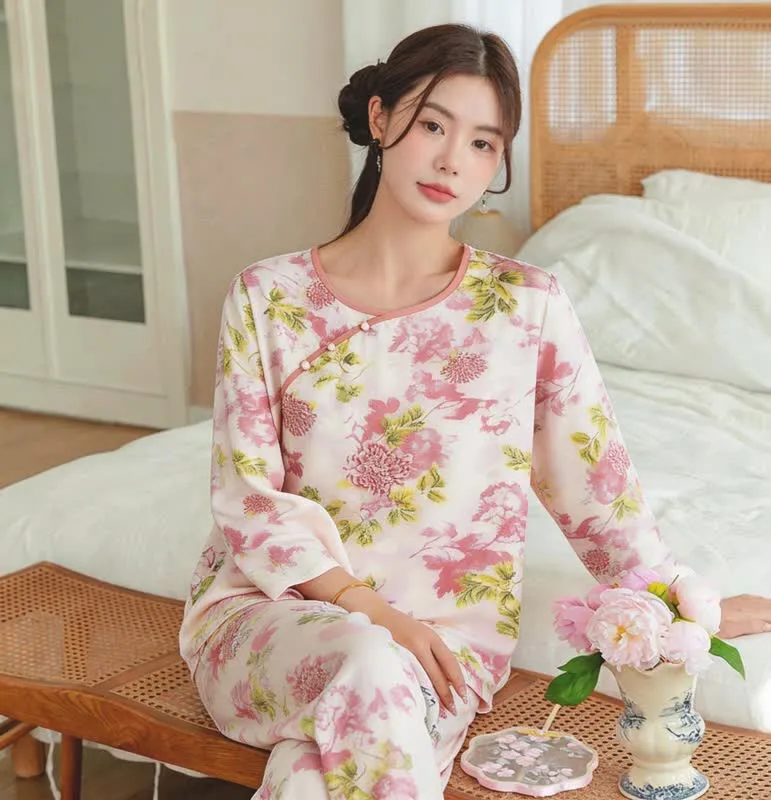 Orientalisches rosa Pyjama-Set mit Blumenmuster