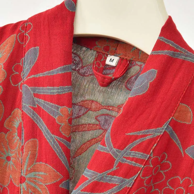 Kimono-Baumwollmantel mit pastoralem Blumenmuster und Jacquard-Print