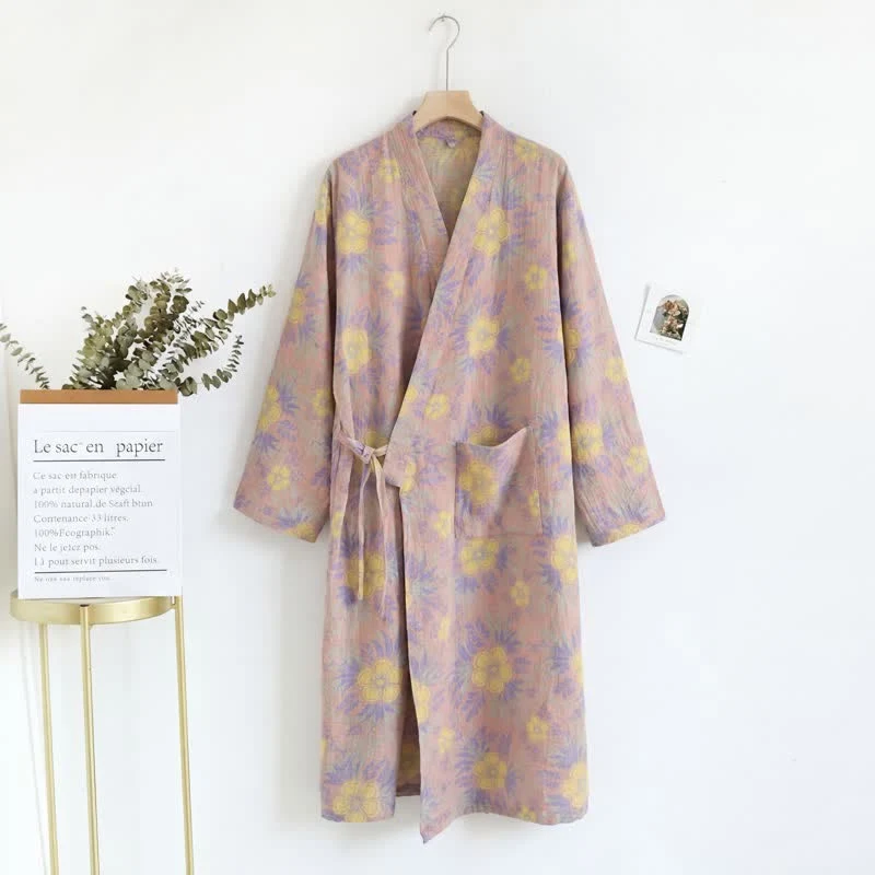 Kimono-Bademantel aus doppellagigem Baumwoll-Doppelgaze mit Pfirsichblütenmuster