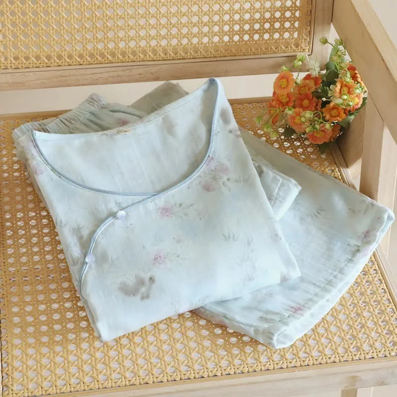 Elegantes Pyjama-Set aus Baumwollgaze mit Hasen- und Blumenmuster