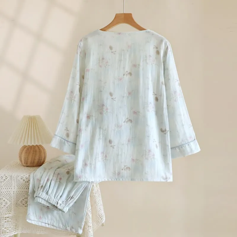 Elegantes Pyjama-Set aus Baumwollgaze mit Hasen- und Blumenmuster