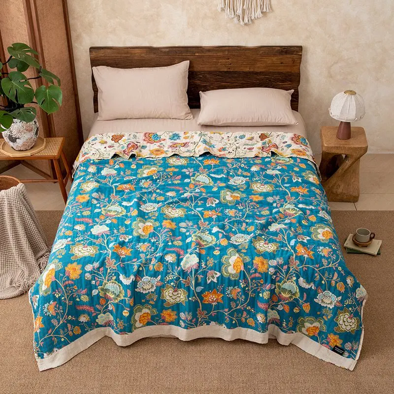 Quiltdecke aus Baumwollgaze mit Blumenmuster