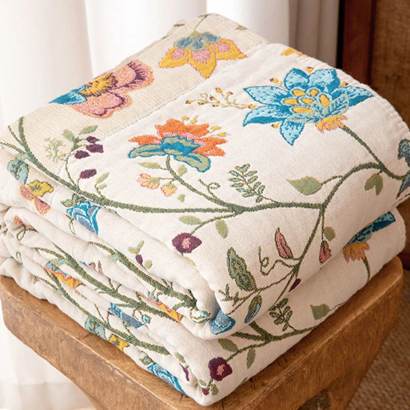 Quiltdecke aus Baumwollgaze mit Blumenmuster