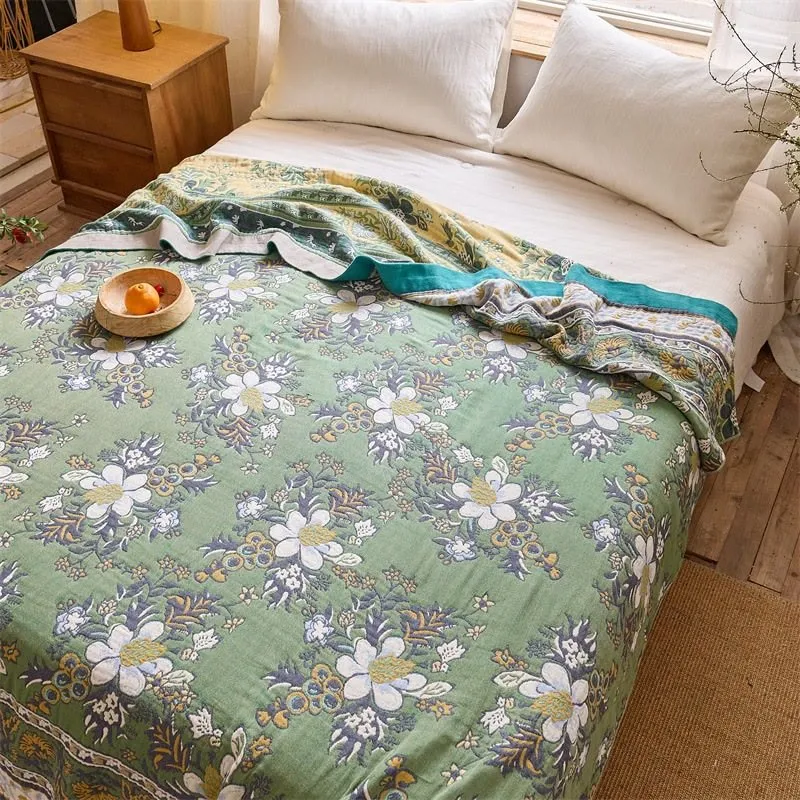 Steppdecke aus reiner Baumwolle mit Wildblumenwiese-Motiv