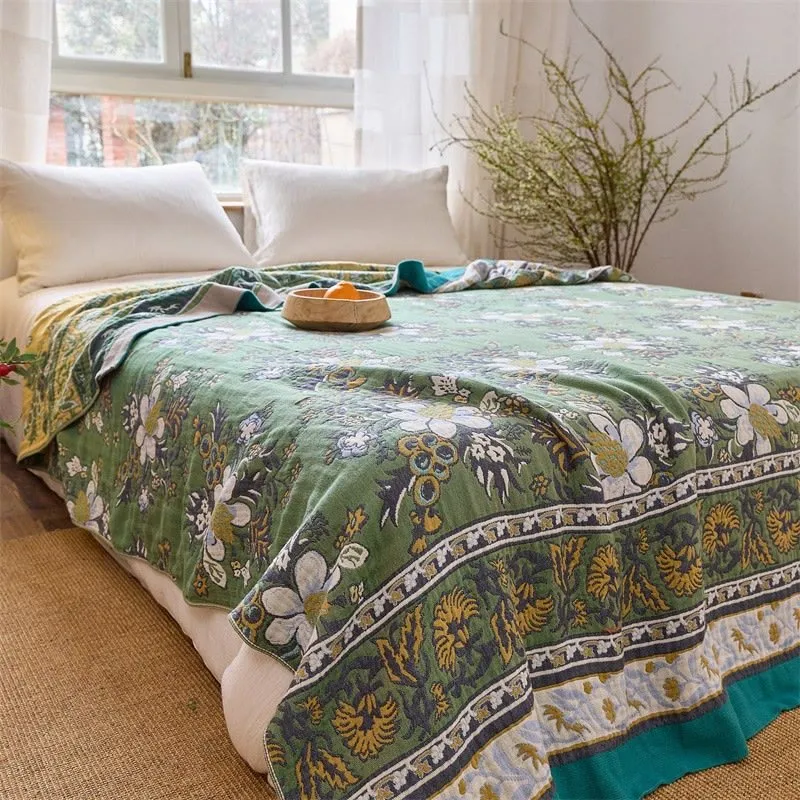 Steppdecke aus reiner Baumwolle mit Wildblumenwiese-Motiv