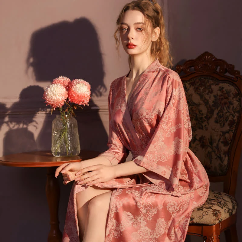 Romantischer Kimono-Bademantel mit 3/4-Ärmeln in Rosenform