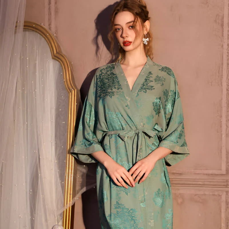 Luxuriöser Kimono-Bademantel mit Blumenmuster und 3/4-Ärmeln