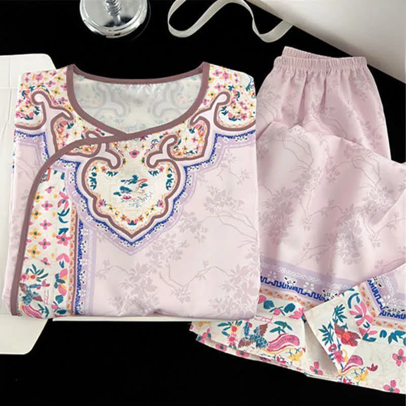 Hellvioletter Vintage-Pyjama im Hanfu-Stil mit Blumenmuster