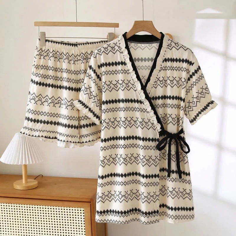 Pyjama-Set mit Rüschenärmeln und Boho-Muster