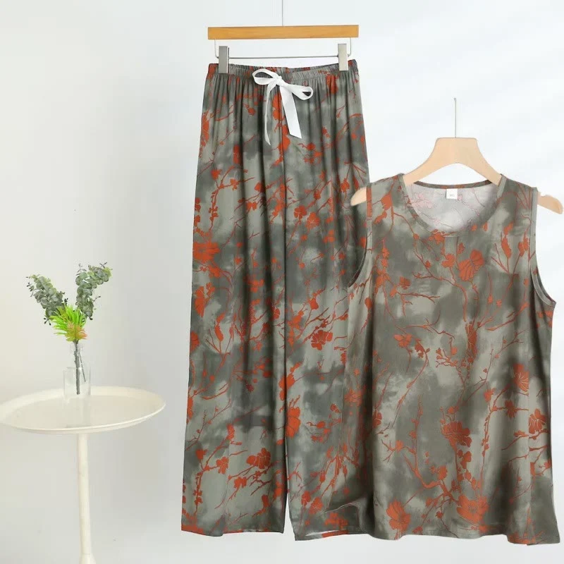 Pyjama-Set mit floralem Tanktop und Hose von Artistic Branch