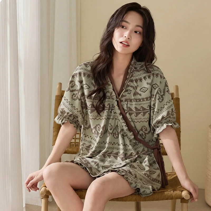 Pyjama-Set im Boho-Stil mit Rüschenärmeln