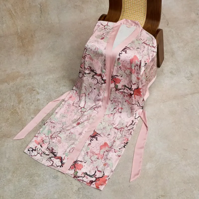 Orientalischer rosa Bademantel im Kimono-Stil mit Blumenmuster