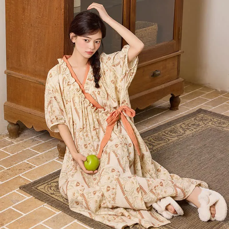 Nachthemd mit Vintage-Muster, Rüschenkragen und seitlicher Bindefläche