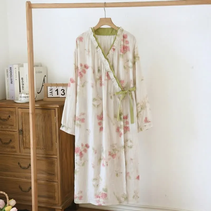 Kimono-Nachthemd aus Baumwollgaze mit Aquarellblumenmuster