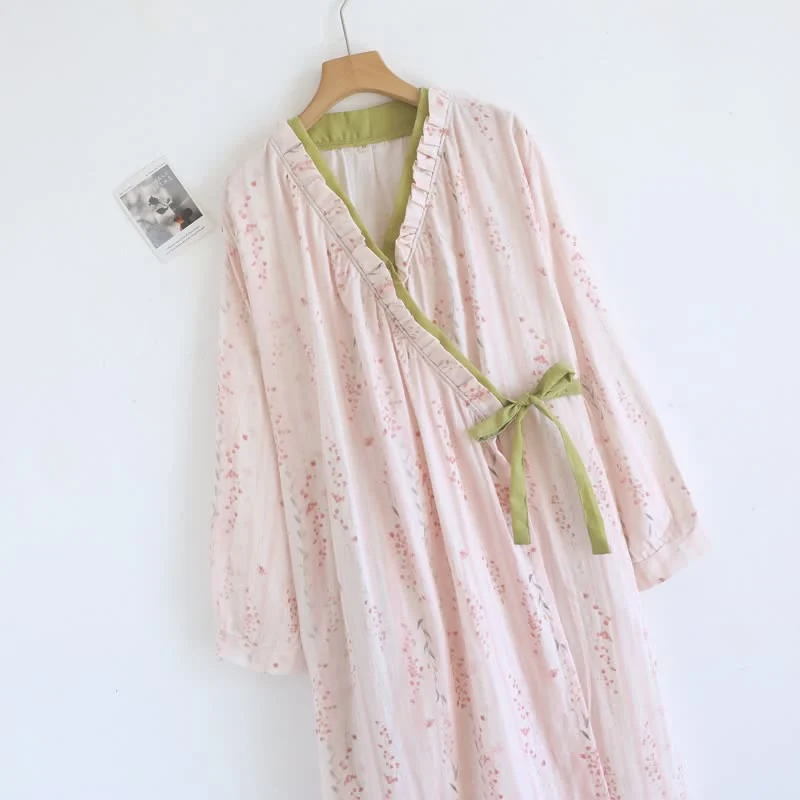 Kimono-Nachthemd aus Baumwollgaze mit kleinem Blumenmuster