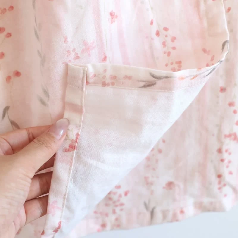 Kimono-Nachthemd aus Baumwollgaze mit kleinem Blumenmuster
