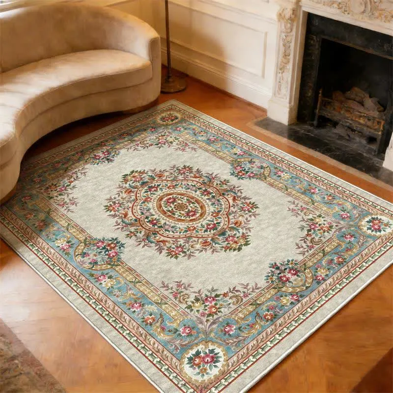 Eleganter Teppich im französischen Schlossstil mit Blumenmuster