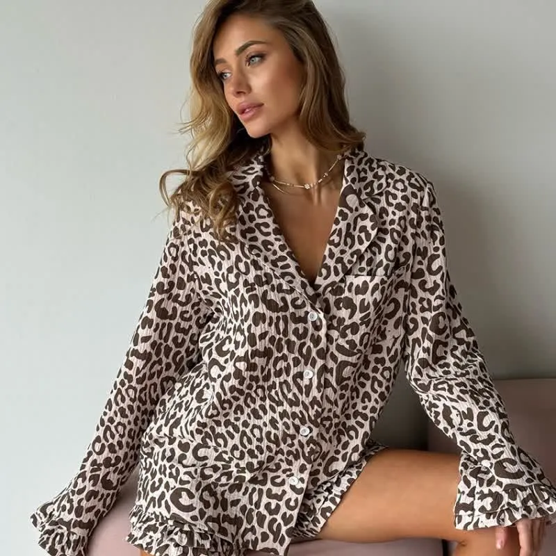 Pyjama-Set aus Baumwolle mit Leopardenmuster und Rüschen