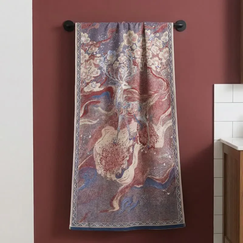 Traumhaftes Badetuch aus Baumwollgaze mit Hirsch- und Blumenmuster