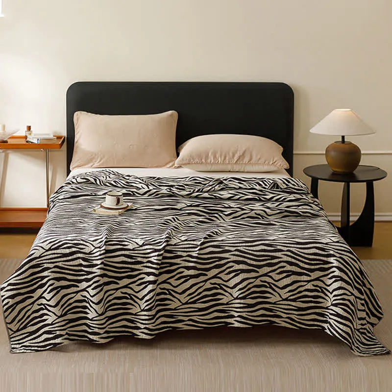 Moderne Zebra-Streifen-Steppdecke aus reiner Baumwolle