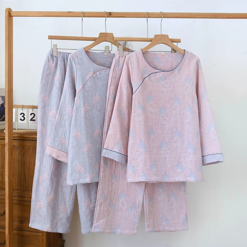 Pyjama-Set aus Baumwolle im Vintage-Stil mit dezentem Blumenmuster