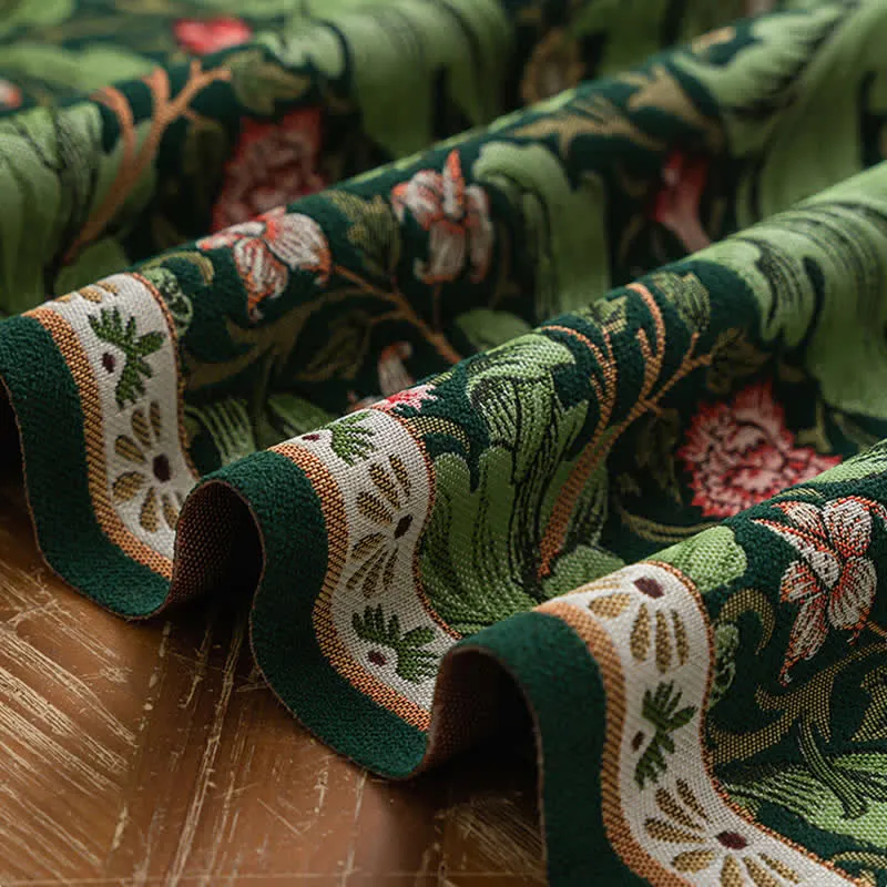 Tischläufer mit tropischem Blatt-Jacquardmuster und Quasten