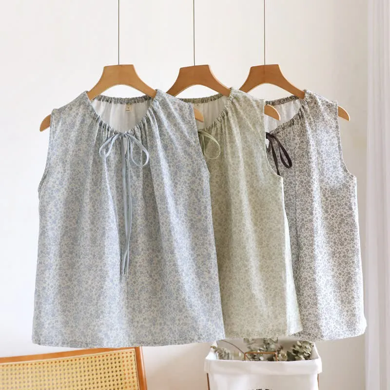 Pyjama-Set aus Baumwoll-Tanktop und Shorts mit kleinem Blumenmuster