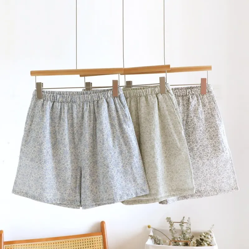 Pyjama-Set aus Baumwoll-Tanktop und Shorts mit kleinem Blumenmuster