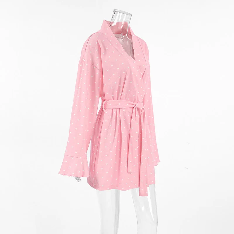 Pyjama-Bademantel mit Herzchenmuster und Rüschen