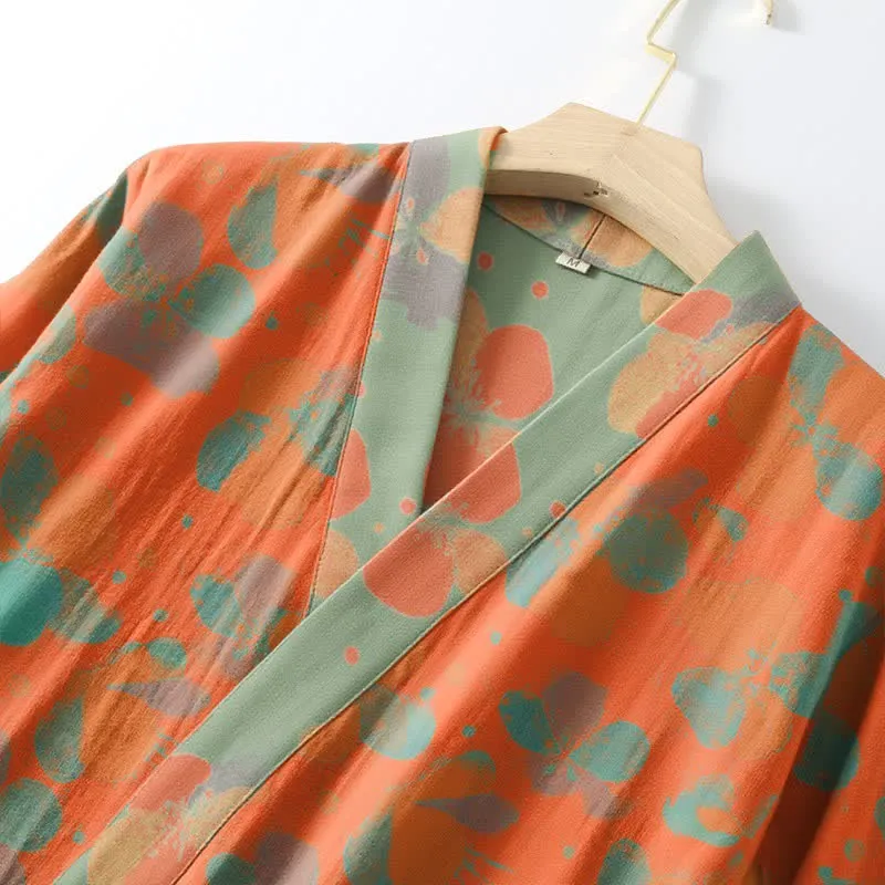 Kimono-Bademantel aus künstlerisch geblümtem Baumwollgaze