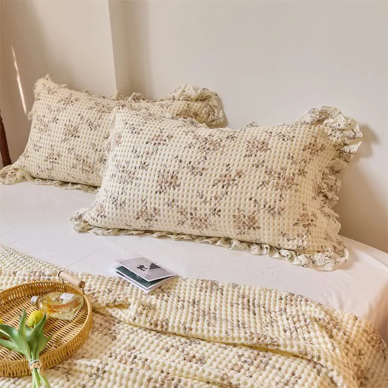 Steppdecke aus Baumwollgaze mit floralem Waffelmuster