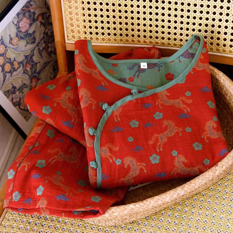 Loungewear-Set aus Baumwollgaze mit Pferdemotiv und Blumenmuster