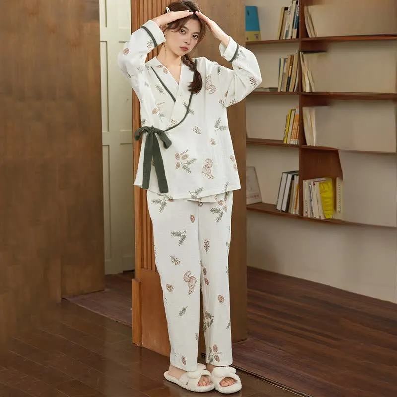 Loungewear-Set mit Waldhörnchen- und Eichelmotiv