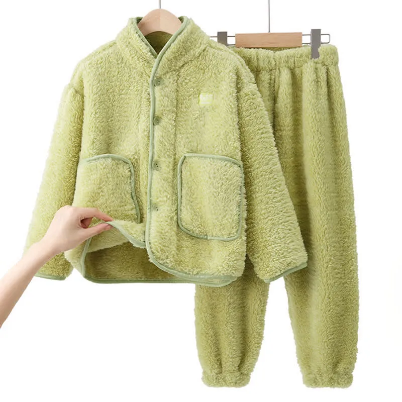 Kinder-Loungewear-Set aus Plüsch mit einfarbigen Knöpfen