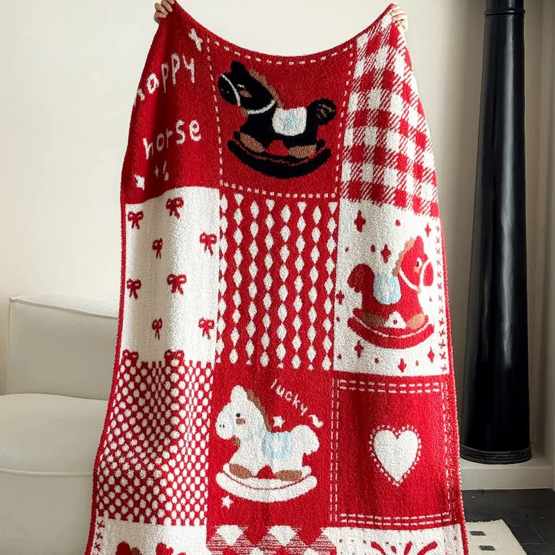 Festliche rot-weiße Patchwork-Wohndecke