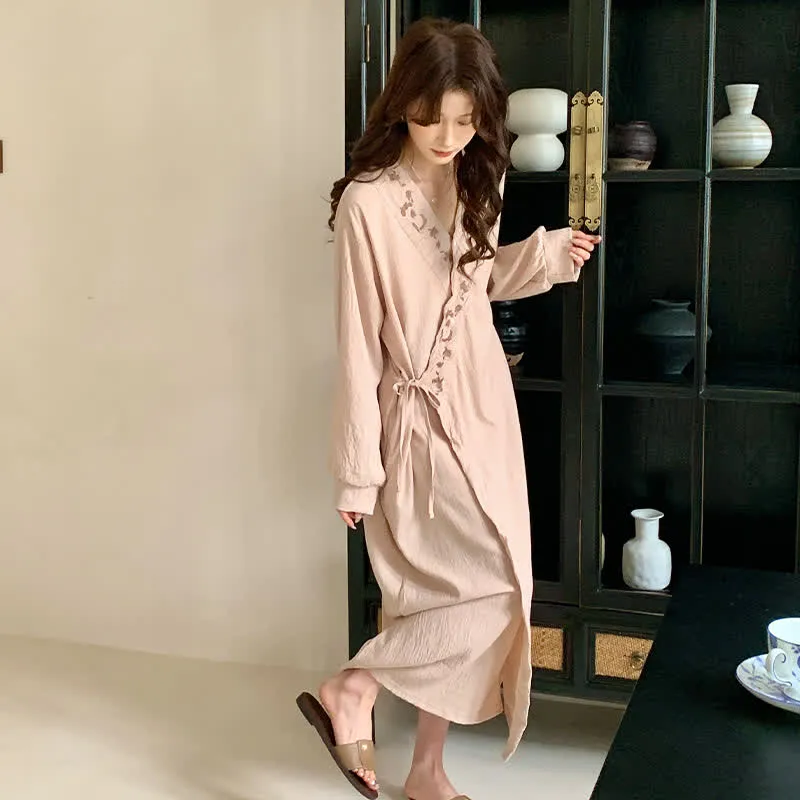 Lässiges Nachthemd im Kimono-Stil mit langen Ärmeln